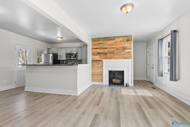 1804 Enolam Blvd Se, Decatur, AL 35601