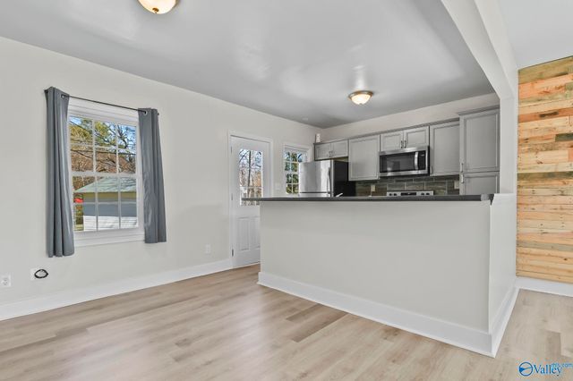 1804 Enolam Blvd Se, Decatur, AL 35601