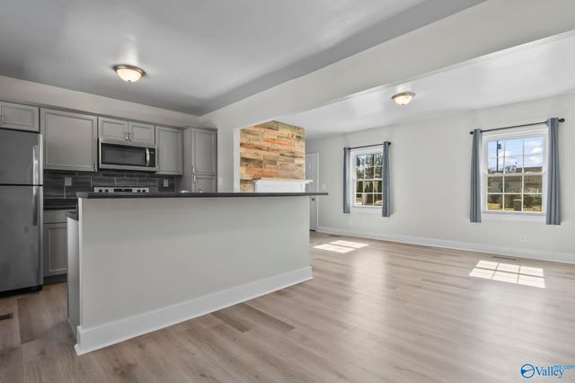 1804 Enolam Blvd Se, Decatur, AL 35601