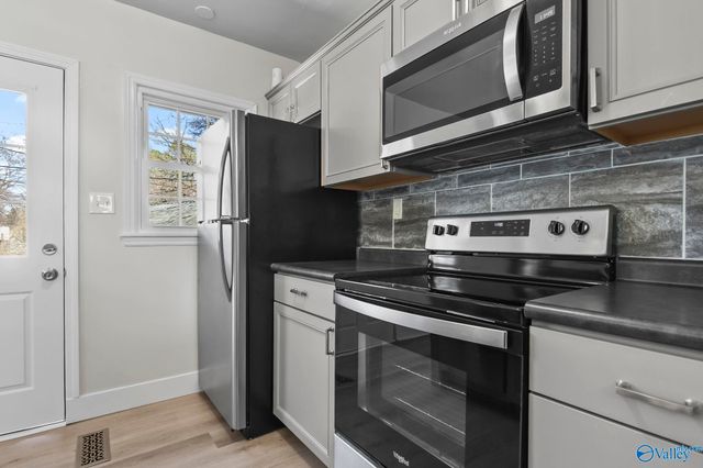 1804 Enolam Blvd Se, Decatur, AL 35601