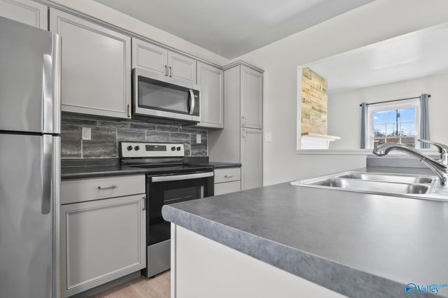 1804 Enolam Blvd Se, Decatur, AL 35601