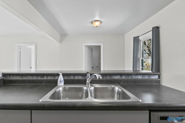 1804 Enolam Blvd Se, Decatur, AL 35601