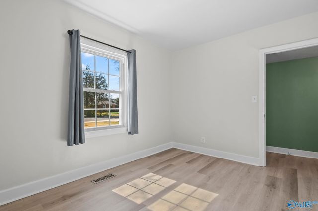 1804 Enolam Blvd Se, Decatur, AL 35601