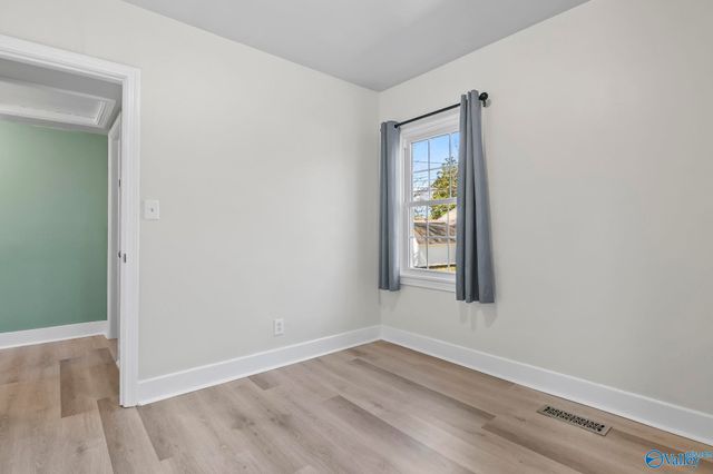 1804 Enolam Blvd Se, Decatur, AL 35601