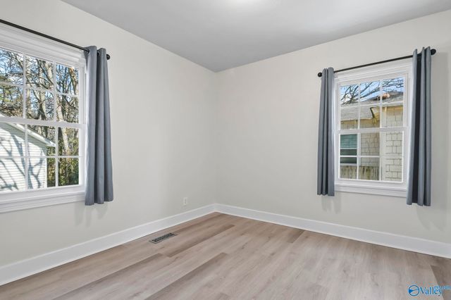 1804 Enolam Blvd Se, Decatur, AL 35601