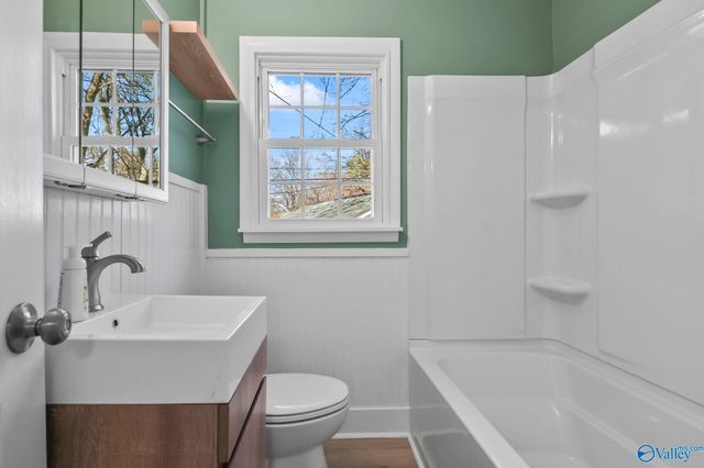 1804 Enolam Blvd Se, Decatur, AL 35601