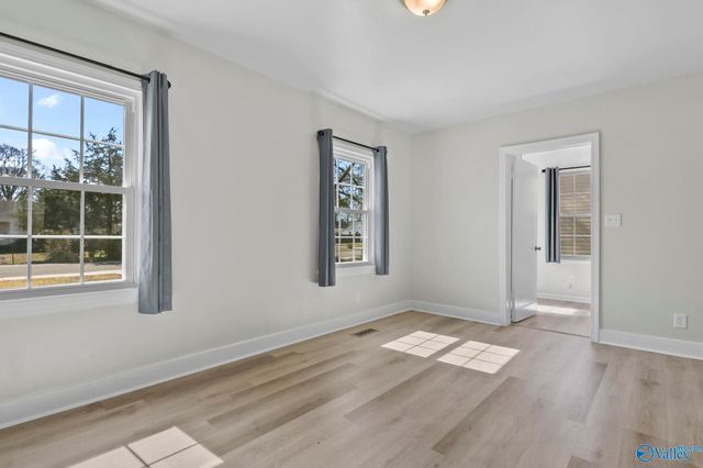 1804 Enolam Blvd Se, Decatur, AL 35601