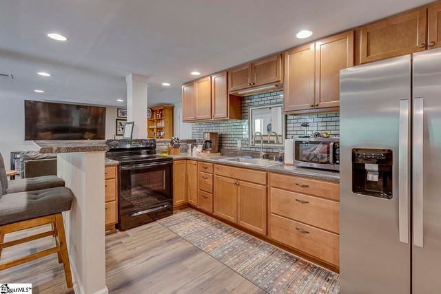 11 Eastwood Drive, Taylors, SC 29687