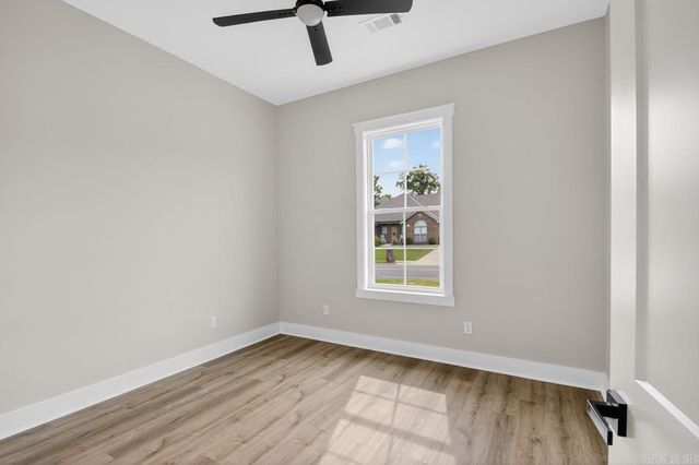 60 Oakbrooke Drive, Sherwood, AR 72120