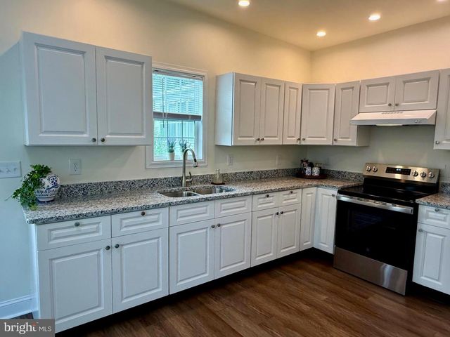 409 FAULKNER AVE, Martinsburg, WV 25401