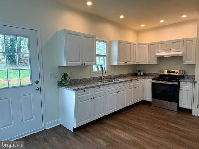 409 FAULKNER AVE, Martinsburg, WV 25401