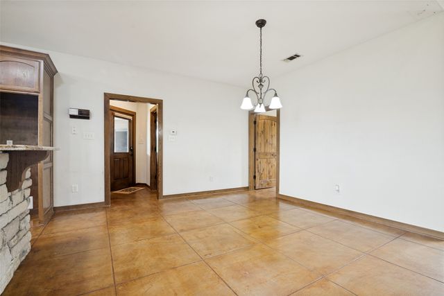 142 Pearl Valley Drive, Kerens, TX 75144