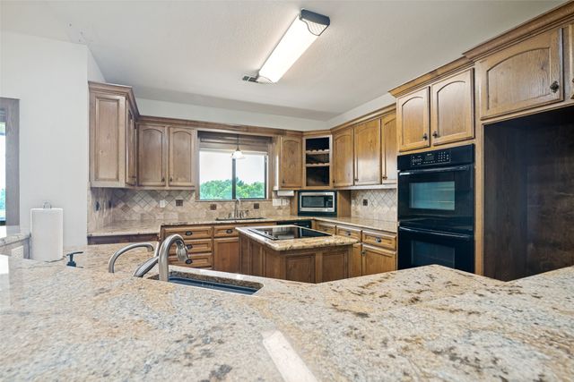 142 Pearl Valley Drive, Kerens, TX 75144