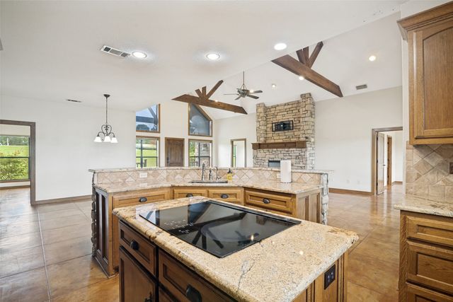 142 Pearl Valley Drive, Kerens, TX 75144