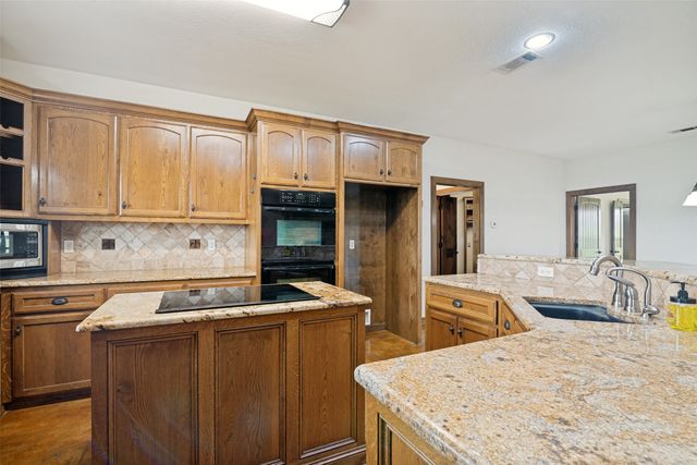 142 Pearl Valley Drive, Kerens, TX 75144