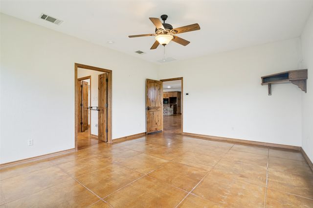 142 Pearl Valley Drive, Kerens, TX 75144