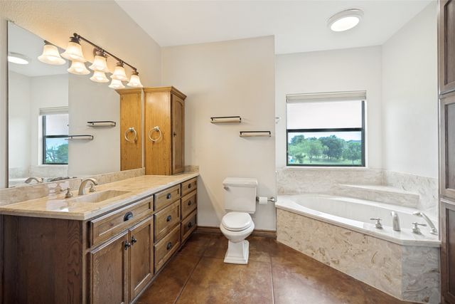 142 Pearl Valley Drive, Kerens, TX 75144