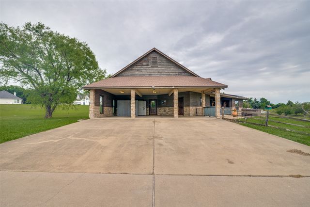 142 Pearl Valley Drive, Kerens, TX 75144