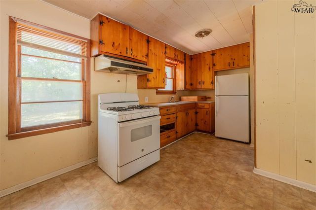 409 PEACH STREET, Burkburnett, TX 76354