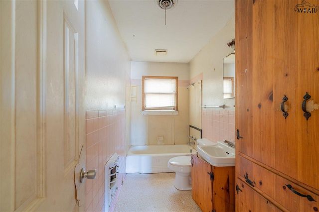 409 PEACH STREET, Burkburnett, TX 76354