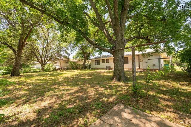 409 PEACH STREET, Burkburnett, TX 76354