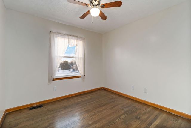 11 Shelley Dr, Winchester, KY 40391