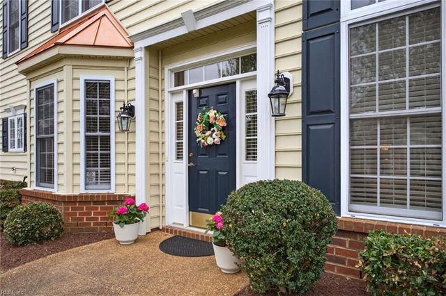 1449 Scoonie Pointe DR, Chesapeake, VA 23322