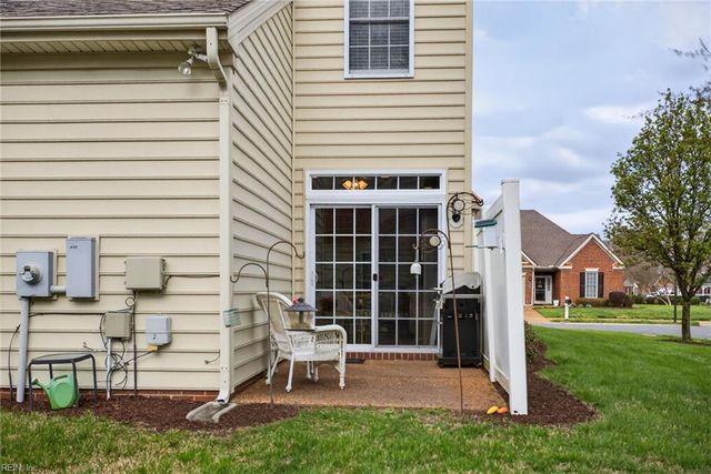 1449 Scoonie Pointe DR, Chesapeake, VA 23322