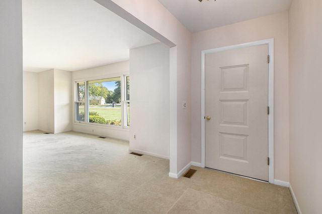 5644 Blue Grass Lane, Saline, MI 48176