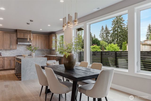 7825 NE 143rd Street, Kirkland, WA 98034