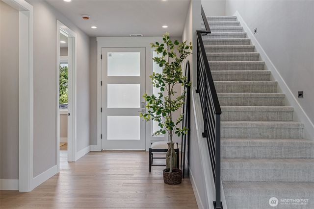 7825 NE 143rd Street, Kirkland, WA 98034