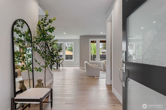 7825 NE 143rd Street, Kirkland, WA 98034