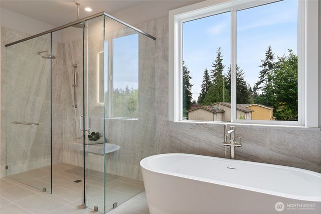 7825 NE 143rd Street, Kirkland, WA 98034