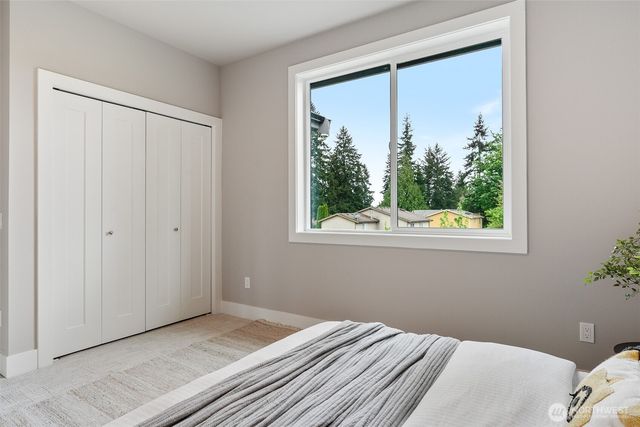 7825 NE 143rd Street, Kirkland, WA 98034