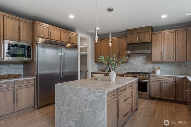 7825 NE 143rd Street, Kirkland, WA 98034