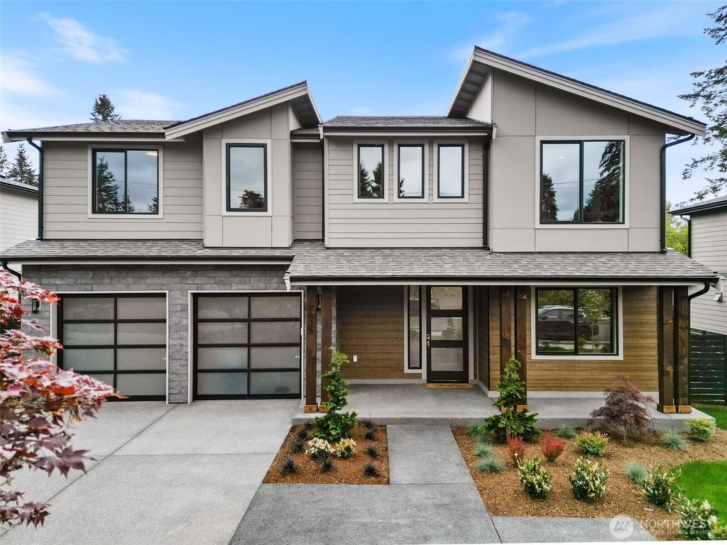 7825 NE 143rd Street, Kirkland, WA 98034