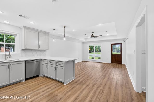 814 W 7th Street, Hattiesburg, MS 39401