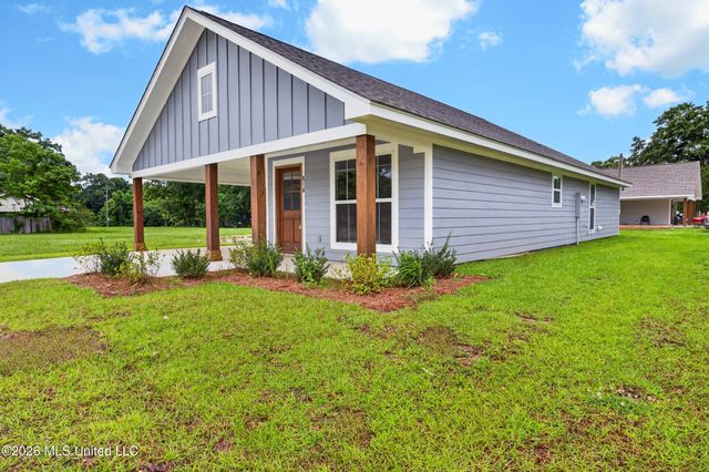 814 W 7th Street, Hattiesburg, MS 39401