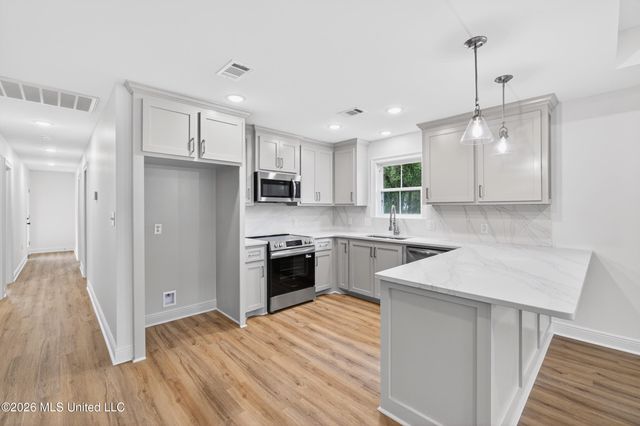 814 W 7th Street, Hattiesburg, MS 39401