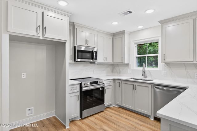 814 W 7th Street, Hattiesburg, MS 39401