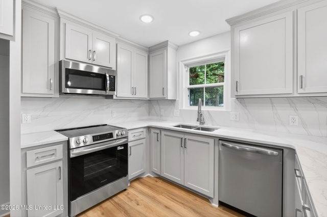 814 W 7th Street, Hattiesburg, MS 39401