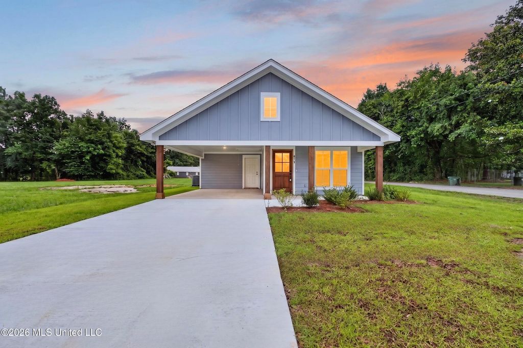 814 W 7th Street, Hattiesburg, MS 39401