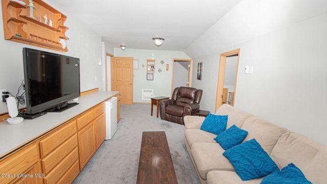 6616 Comanche St, Bonners Ferry, ID 83805