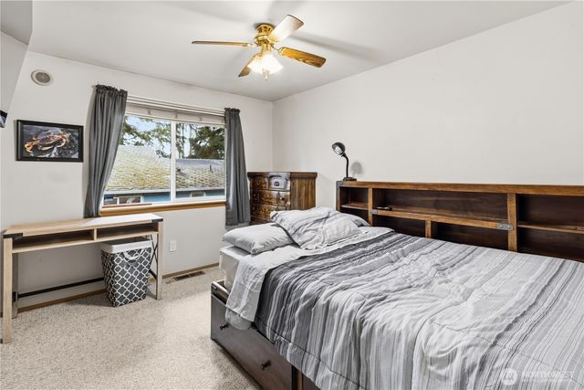 7350 E Raintree Lane, Port Orchard, WA 98366