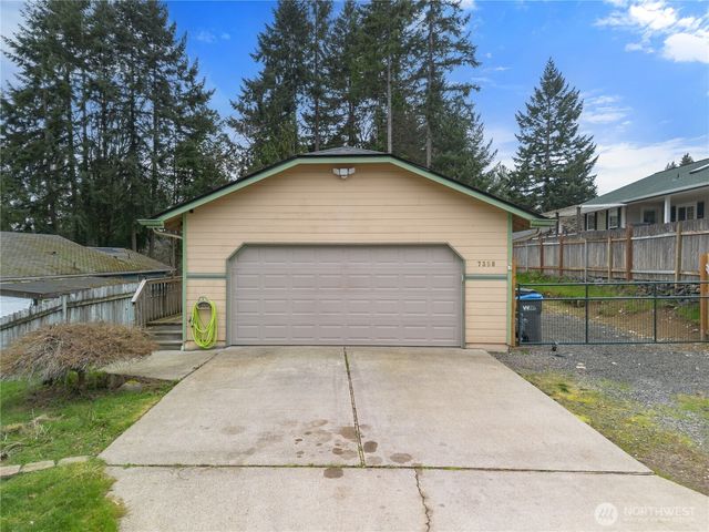 7350 E Raintree Lane, Port Orchard, WA 98366