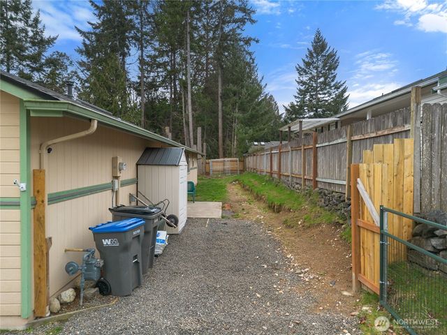 7350 E Raintree Lane, Port Orchard, WA 98366