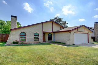 2309 Mesquite Court W, Bedford, TX 76021