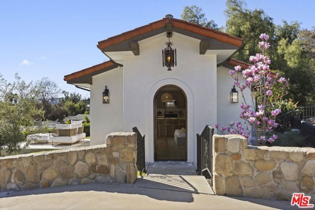 431 Montana Circle, Ojai, CA 93023