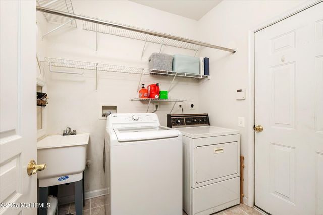 10 Sparrow Drive, Hamilton, NJ 08690