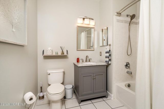 10 Sparrow Drive, Hamilton, NJ 08690